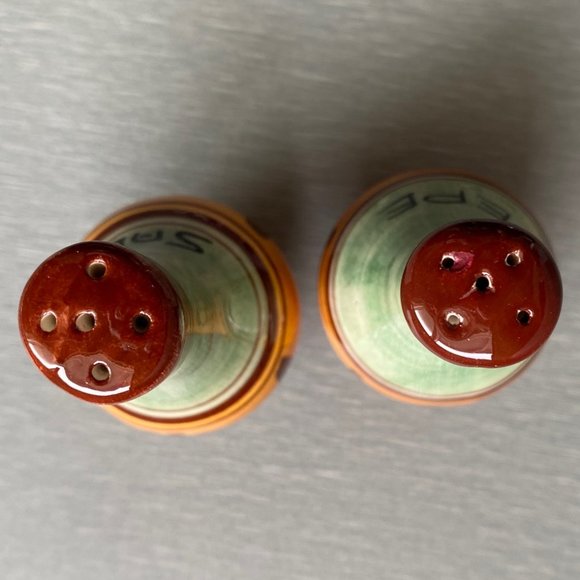 Vintage Italian Hand Painted Ceramic Salt & Pepper Shakers - “Sale & Pepe” - Picture 5 of 6